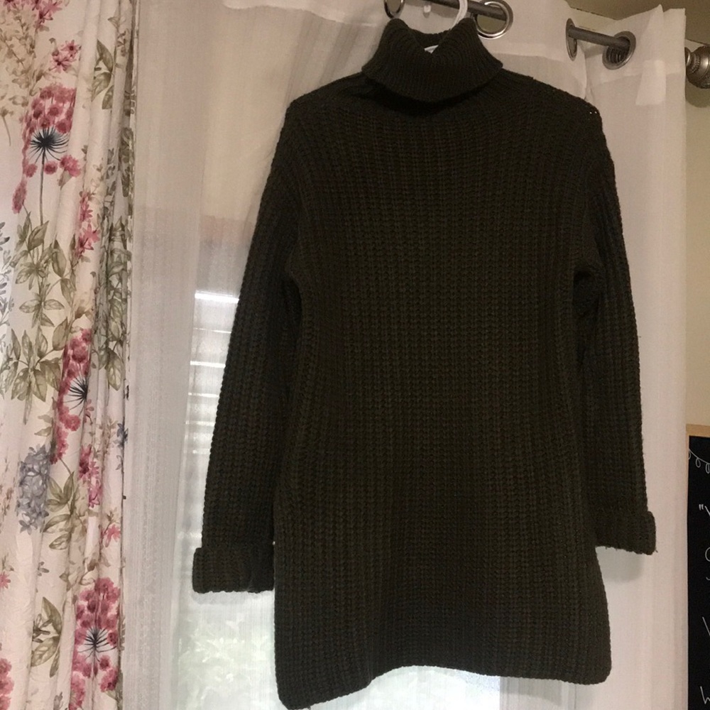 Green cozy sweater